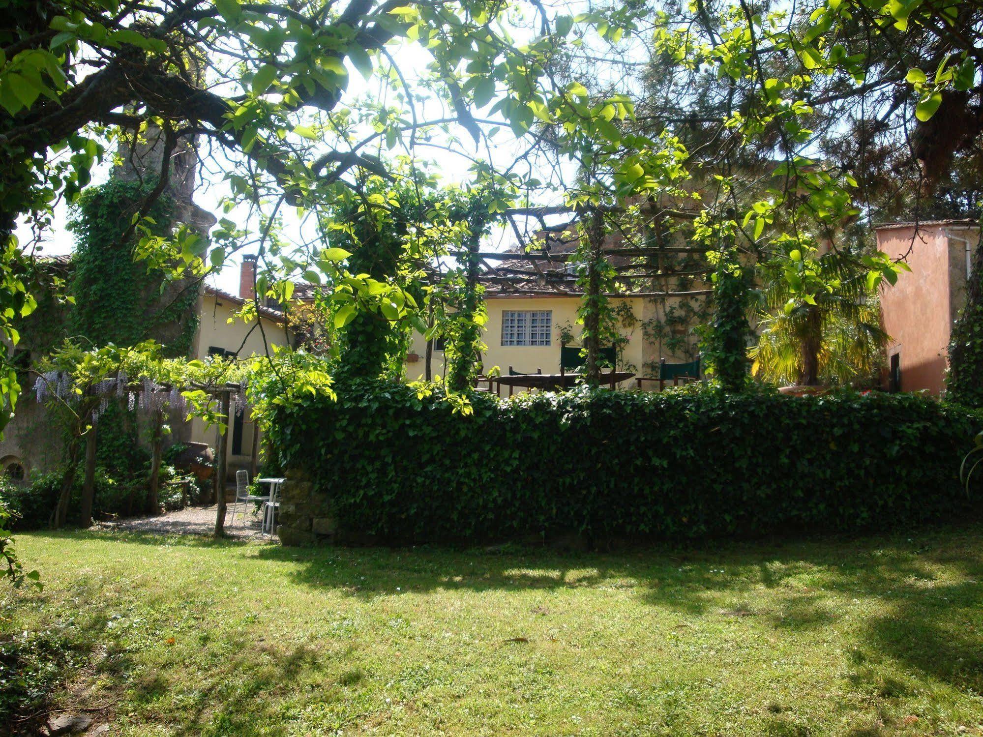 Fattoria Di Bacchereto - Guest House Eksteriør billede